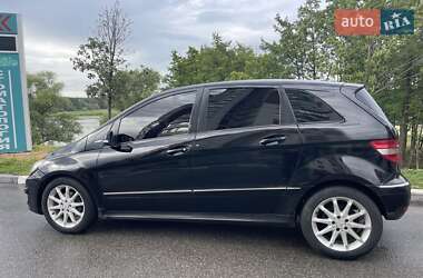 Хэтчбек Mercedes-Benz B-Class 2009 в 