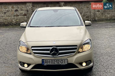 Хэтчбек Mercedes-Benz B-Class 2012 в 