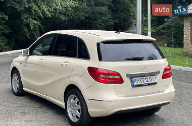 Хэтчбек Mercedes-Benz B-Class 2012 в 