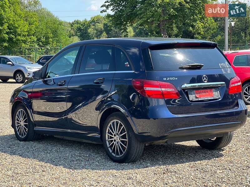Хетчбек Mercedes-Benz B-Class 2017 в Стрию