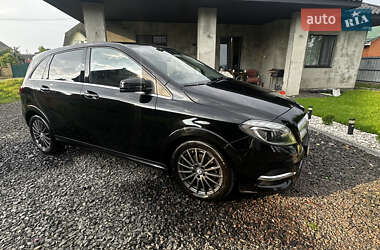 Хэтчбек Mercedes-Benz B-Class 2017 в 