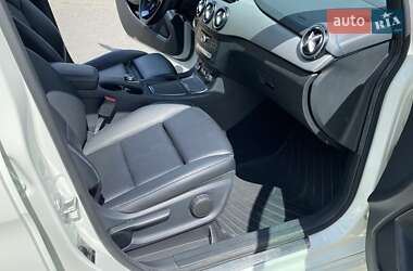 Хэтчбек Mercedes-Benz B-Class 2016 в 