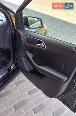 Хетчбек Mercedes-Benz B-Class 2016 в 