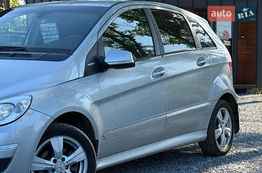 Хэтчбек Mercedes-Benz B-Class 2009 в 