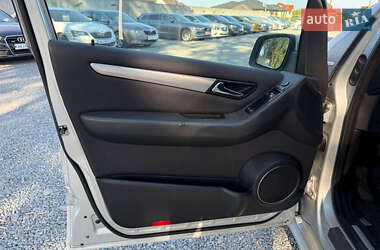 Хэтчбек Mercedes-Benz B-Class 2009 в 