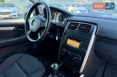 Хэтчбек Mercedes-Benz B-Class 2009 в 