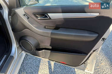 Хэтчбек Mercedes-Benz B-Class 2009 в 