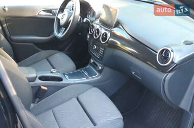 Хэтчбек Mercedes-Benz B-Class 2017 в 