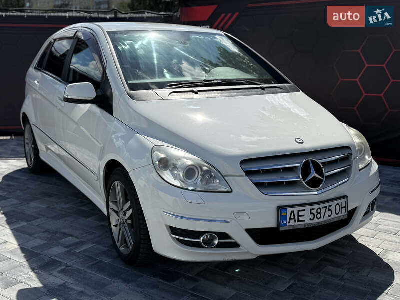 Mercedes-Benz B-Class 2011
