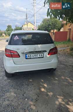 Хэтчбек Mercedes-Benz B-Class 2016 в 