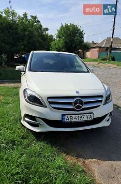 Хэтчбек Mercedes-Benz B-Class 2016 в 