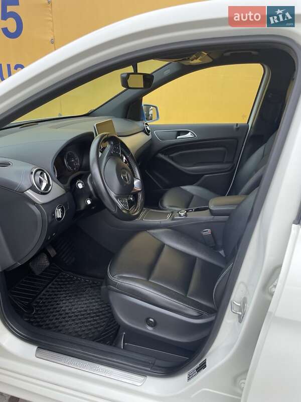 Хетчбек Mercedes-Benz B-Class 2015 в Новояворівську
