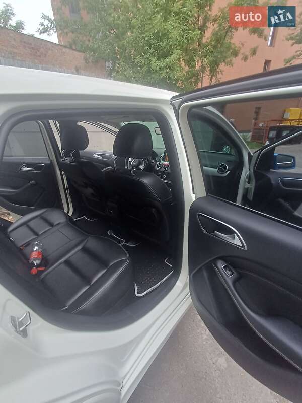 Хэтчбек Mercedes-Benz B-Class 2015 в Львове