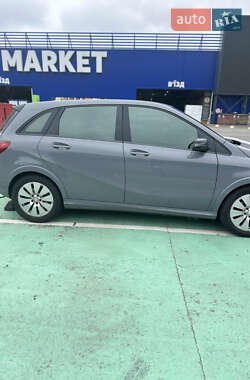 Хэтчбек Mercedes-Benz B-Class 2015 в 