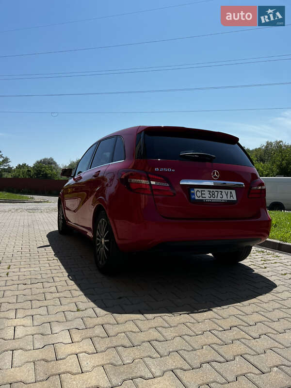 Хэтчбек Mercedes-Benz B-Class 2017 в Черновцах