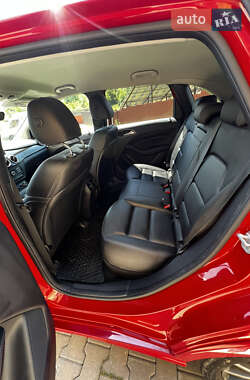 Хэтчбек Mercedes-Benz B-Class 2017 в 