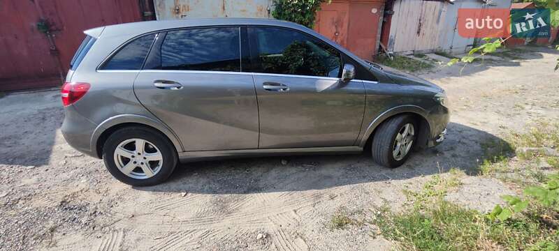 Хэтчбек Mercedes-Benz B-Class 2015 в Черкассах фото 4 Хэтчбек Mercedes-Benz B-Class 2015 в Черкассах