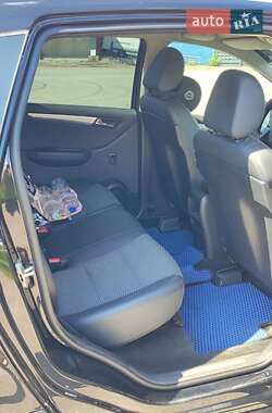 Хэтчбек Mercedes-Benz B-Class 2008 в 