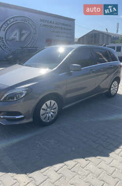 Хэтчбек Mercedes-Benz B-Class 2015 в 