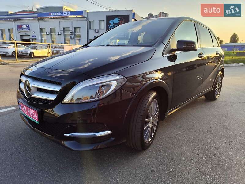 Хэтчбек Mercedes-Benz B-Class 2016 в Киеве