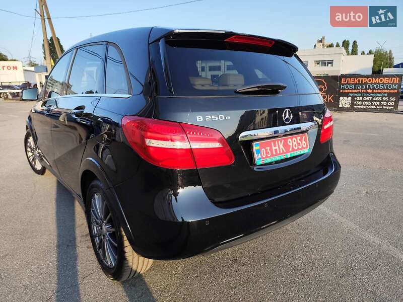 Хэтчбек Mercedes-Benz B-Class 2016 в Киеве