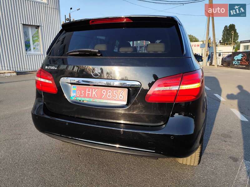 Хэтчбек Mercedes-Benz B-Class 2016 в Киеве