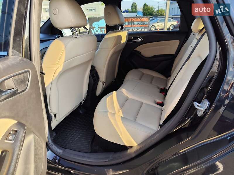 Хэтчбек Mercedes-Benz B-Class 2016 в Киеве