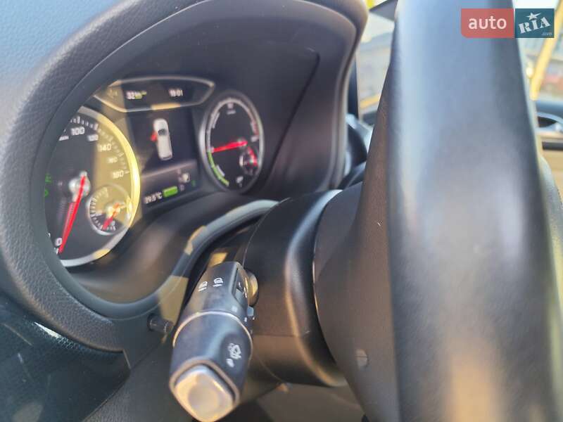 Хэтчбек Mercedes-Benz B-Class 2016 в Киеве