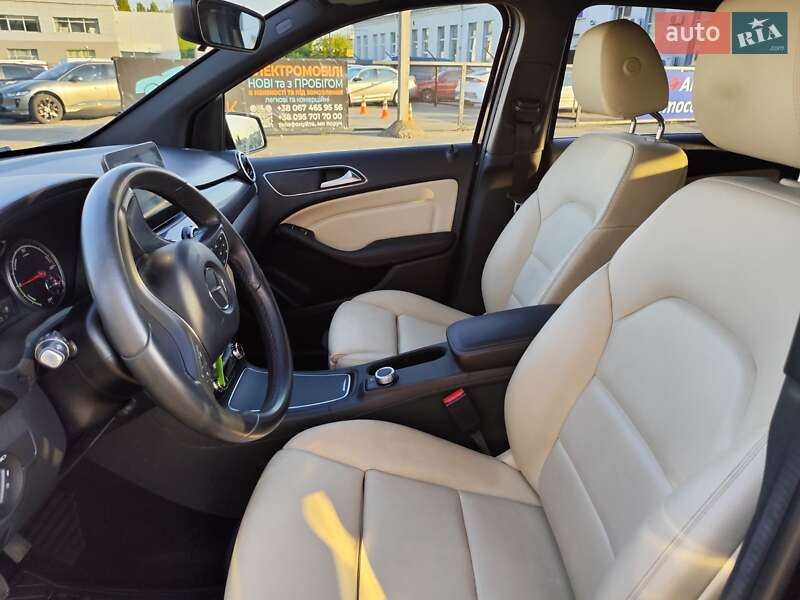 Хэтчбек Mercedes-Benz B-Class 2016 в Киеве