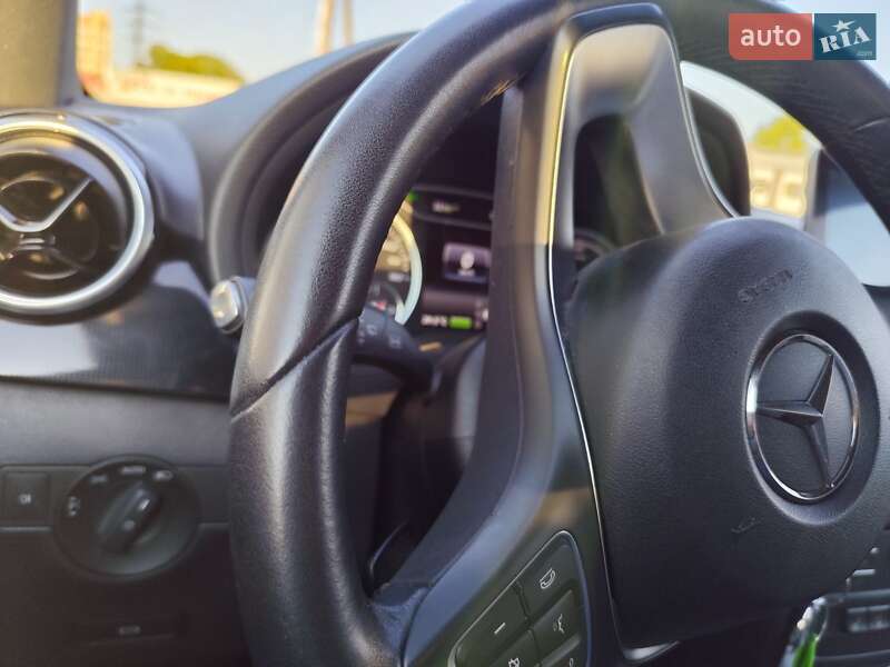 Хэтчбек Mercedes-Benz B-Class 2016 в Киеве