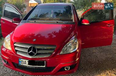 Хетчбек Mercedes-Benz B-Class 2010 в  фото 10 Хетчбек Mercedes-Benz B-Class 2010 в