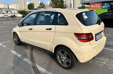 Хэтчбек Mercedes-Benz B-Class 2006 в 