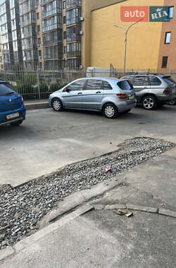 Хэтчбек Mercedes-Benz B-Class 2006 в 