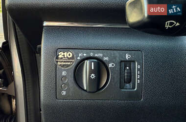 Хэтчбек Mercedes-Benz B-Class 2009 в 