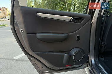 Хэтчбек Mercedes-Benz B-Class 2009 в 