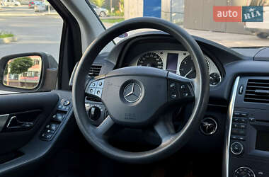 Хэтчбек Mercedes-Benz B-Class 2009 в 