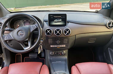 Хэтчбек Mercedes-Benz B-Class 2016 в 