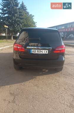 Хэтчбек Mercedes-Benz B-Class 2017 в 