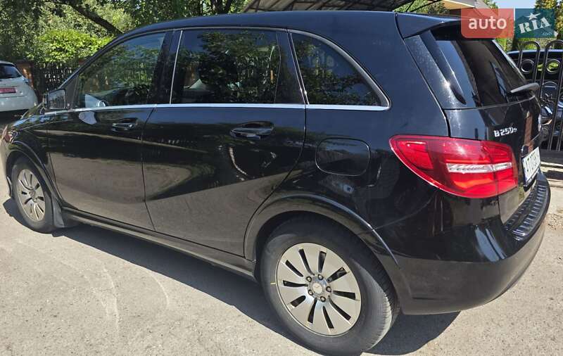 Хэтчбек Mercedes-Benz B-Class 2016 в Калуше