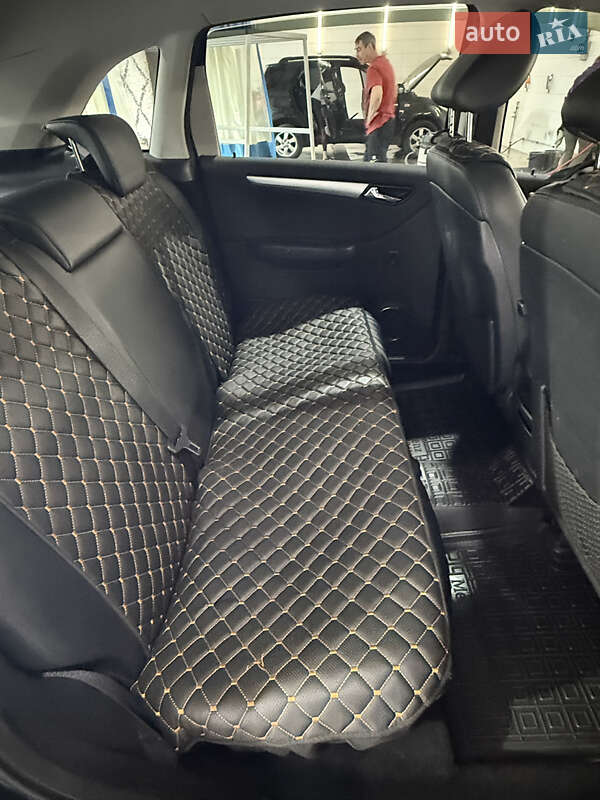Хэтчбек Mercedes-Benz B-Class 2010 в Харькове фото 13 Хэтчбек Mercedes-Benz B-Class 2010 в Харькове