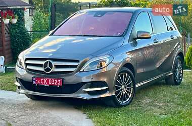 Хэтчбек Mercedes-Benz B-Class 2016 в 