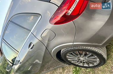 Хэтчбек Mercedes-Benz B-Class 2016 в 