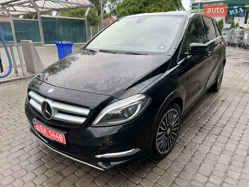 Хэтчбек Mercedes-Benz B-Class 2015 в 