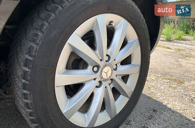 Хэтчбек Mercedes-Benz B-Class 2011 в 