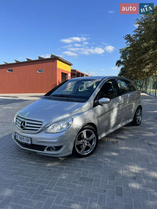 Хэтчбек Mercedes-Benz B-Class 2006 в 