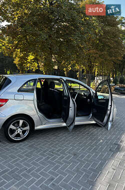 Хэтчбек Mercedes-Benz B-Class 2006 в 