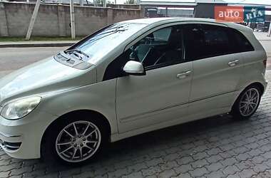 Хэтчбек Mercedes-Benz B-Class 2009 в 