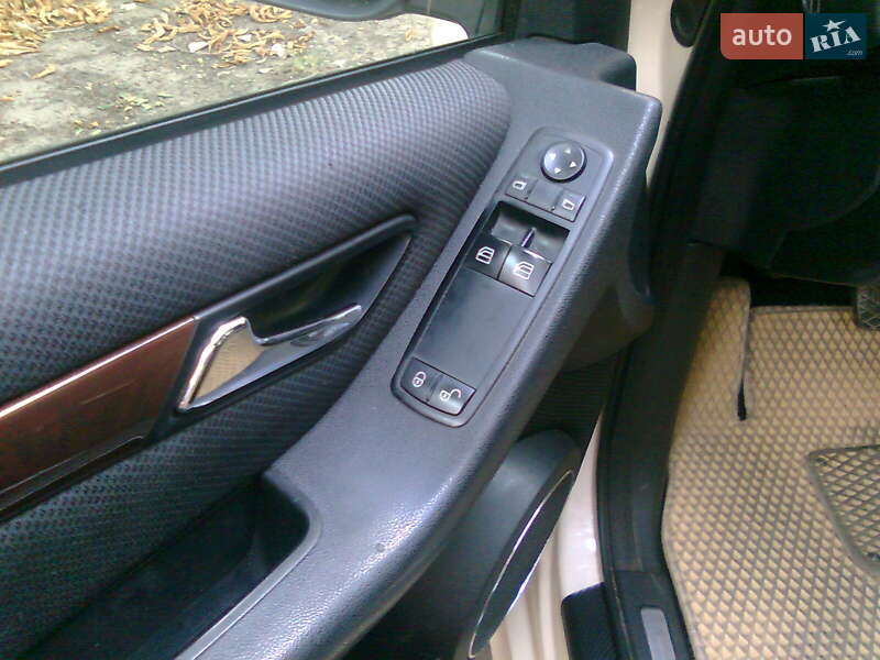 Хэтчбек Mercedes-Benz B-Class 2011 в Запорожье