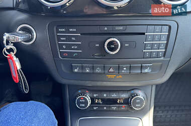 Хетчбек Mercedes-Benz B-Class 2015 в 