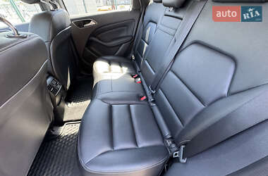 Хетчбек Mercedes-Benz B-Class 2015 в 
